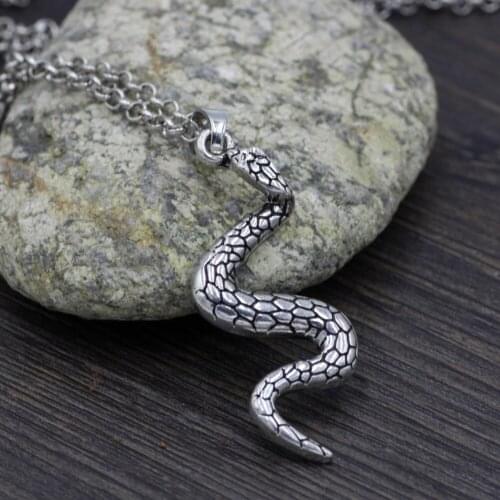 Youe shone Snake Movable Lucky Serpent Charm Sexy Necklace Pendant Crash Duchess Jewelry