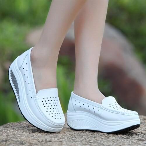 2021 Spring summer shake out Single women shoes The nurses shoes white and platform womans shoeses Breathable hollow