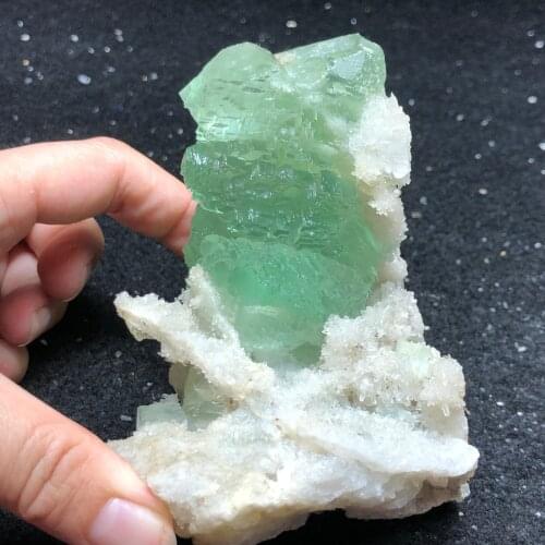 370.5gNatural rare green fluorite and crystal home decoration mineral specimen healing energy meditation Teaching