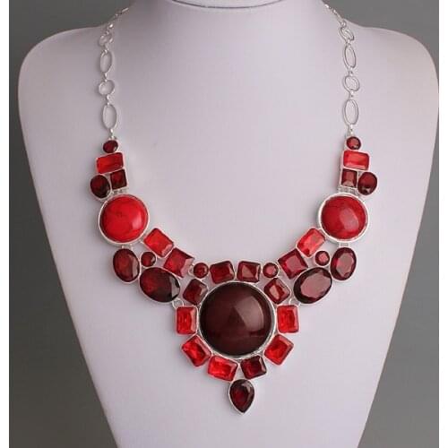 New Arrival Statement Luxury Red Synthetic Crystal Necklaces For Women SGN-P019