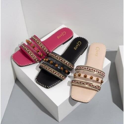 Women summer slippers Fashion Ethnic style womens slippers Classic rivets Non-slip flat One-word womens Beach slippers