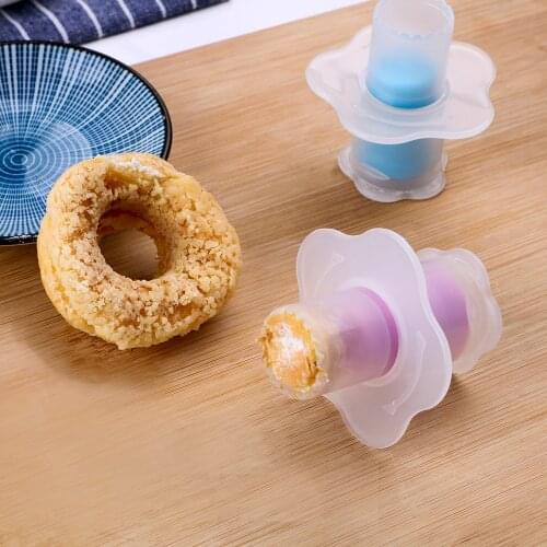 Random Cupcake Corer Tools Muffin Cake Pastry Corer Plunger Cutter Cupcake Bread Decorating Cake Digging Holes Device