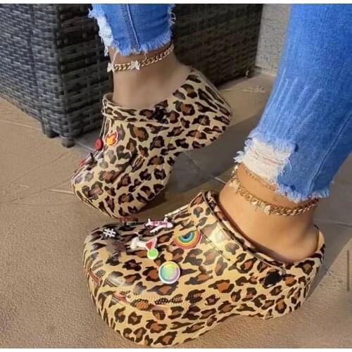 INS Hot Popular Serpentine Small Hole Women Sandals Cute Slippers Platform Thick Bottom Back Strap Summer Ladies Casual Shoes