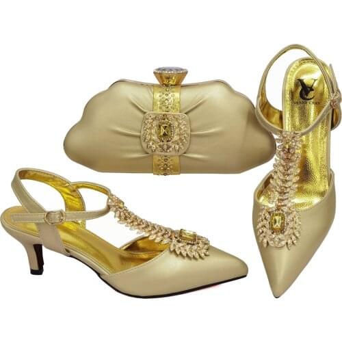 Classics Style Nigerian Lady Shoes and Bag Set in gold High Quality African MaMa Shoes and Bag to Match for Wedding