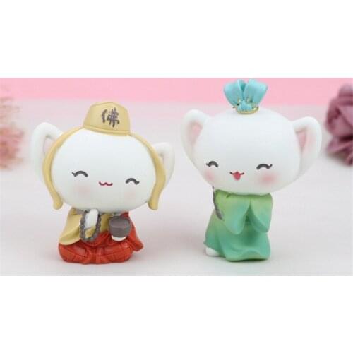 Cartoon Cute Cat Ornament Car Accessories Interior Decoration Dashboard Toys Creative Home Office Desktop Resin Crafts Figurines