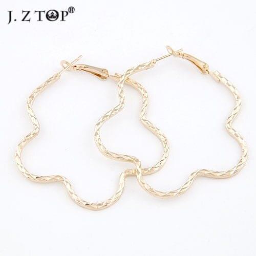 Geometric Flower Hoop Earrings Fashion Simple Alloy Fine Carved Creoles For Women argola grande Clothing Accessories