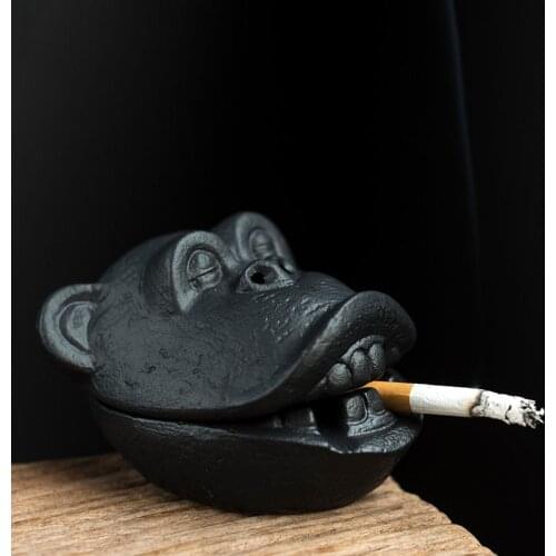Creative Ceramic Monkey Ashtray Home Living Room Coffee Table Vertical Ashtray Gift Boyfriend Heat-resistant Ashtray Ornaments
