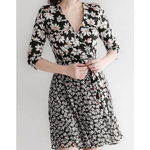 Summer new temperament ladies French daisy print romantic fresh lace V-neck 3/4 sleeve dress