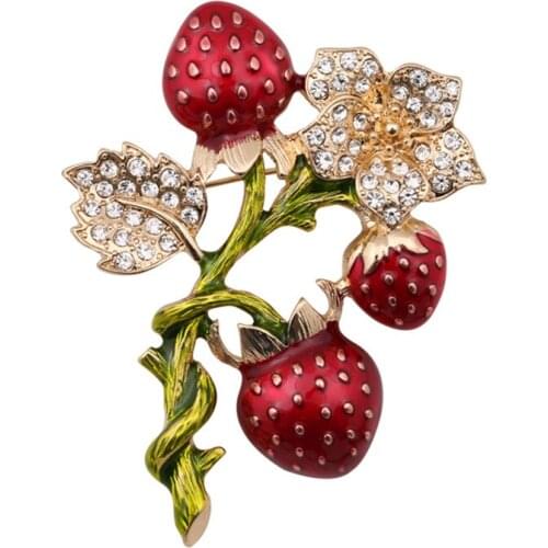 2020 new European and American vintage jewelry Elegant and fresh Enamel Strawberry flower brooch