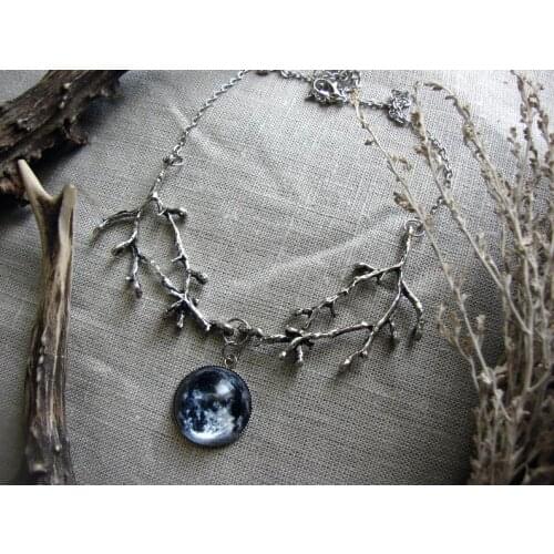 2021 Trend Vintage Gothic Witch Full Moon Necklace Women Jewelry Cabochons Lunar Fluorescent Light Pendant Glow In The Dark