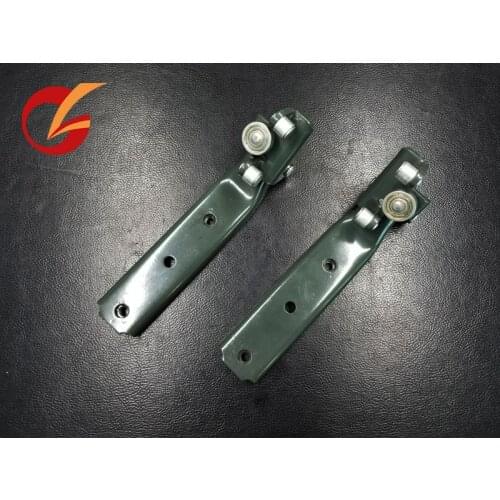 Use for nissan urvan E24 sliding door roller middle braket