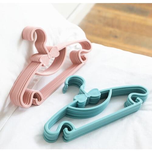 10Pcs Kids Clothes Hanger Racks Portable Plastic Display Hangers Windproof Children Coats Drying Hanger Baby Clothing Organizer