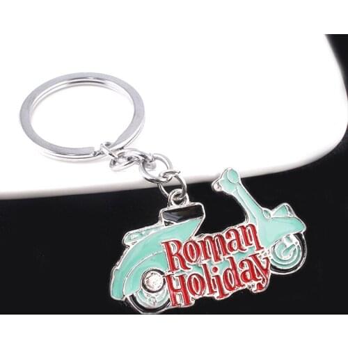 Movie Roman Holiday Letter Keychain Classical Motorcycle Metal Key chain For Keys Men Car Women Bag Accessories