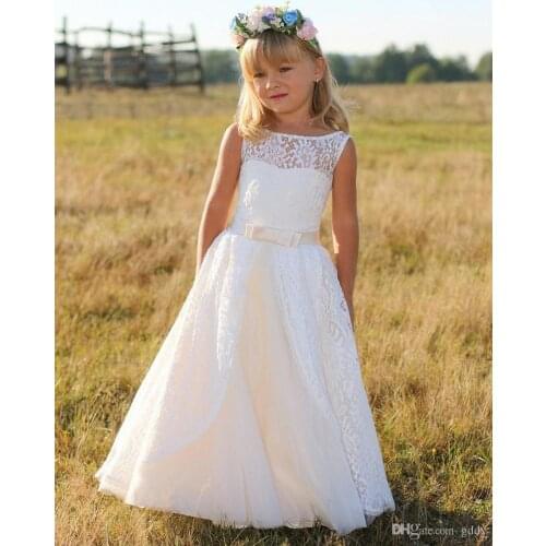 Vintage Lace Flower Girl Dresses for Bohemia with Short Sleeve Sash Floor Length Kids First Holy Communion