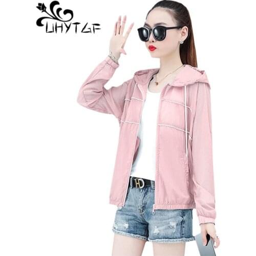 UHYTGF Loose plus size jacket women Anti-UV thin sun protection clothing hooded breathable outdoor summer coat short tops 1591