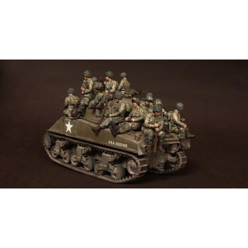1/35 Scale WWII US Sherman Tank Carries 14 Soldiers Excluding Tank Miniatures Unpainted Assembling Static GK Resin Model Kits