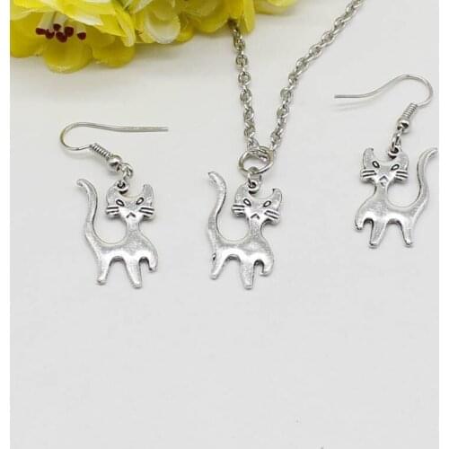 Hot Necklace Europe and America Cute Kitten Pendant Necklace Pug Necklace Female Clavicle Chain