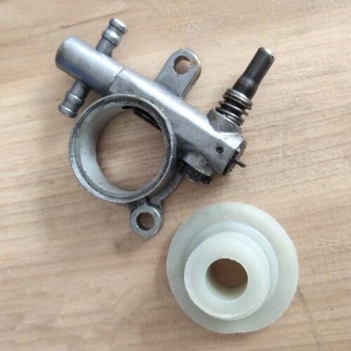 Oil pump w/ worm gear for Zenoah Chainsaw G3800 3800 38CC chain saw pump housing oiler kit P/N 2841.55112