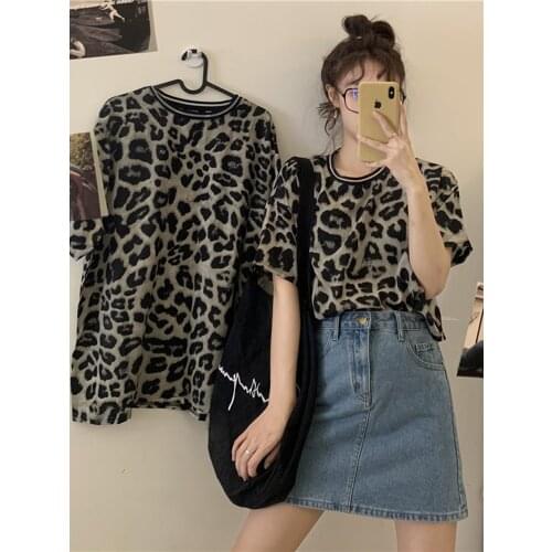 Tops Summer New Loose Leopard Print Short T-shirt Female Design Sense Niche Long Girlfriends Short-sleeved Top