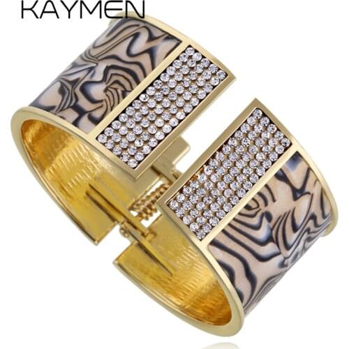 KAYMEN Newest Unique Design Especial Stripe Print Acrylic Statement Bangle Golden Rhinestones Cuff Bracelet for Women Girl
