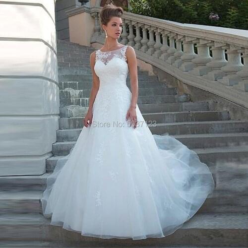 2021 White Tulle Wedding Dresses Scoop A Line Sleeveless Lace Appliques Buttons Back Bridal Gowns Court Train Custom Made