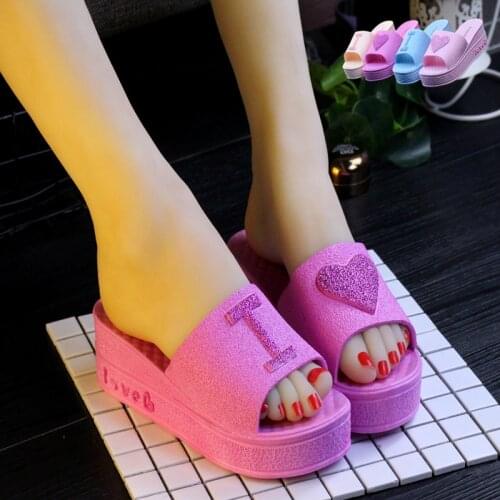 2021 new summer ladies sweet wind pink soft girl heart thick-soled comfortable sandals and slippers plastic non-slip home shoes