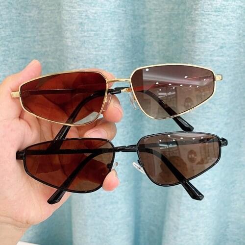 Retro Black Cat Eye Sunglasses Women Luxury Brand Designer Metal Frame Trriangle Sun Glasses Female Fashion Clear Shades Oculos