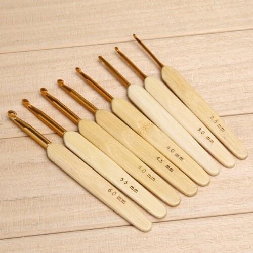 8pcs 8 sizes Crochet Hook Set Bamboo handle Golden Aluminum Crochet Hooks Needles 2.5mm-6mm Home Practical Sewing Tools