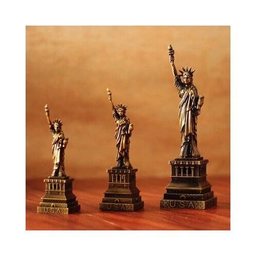 The new model of the Statue of Liberty restaurant Decor Vintage clothing store decoration photography display props dies wedding