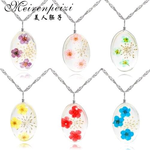Handmade Dried Flower Necklace Gypsophila Time Dome Glass Pendant Leather Chain Boho Long Statement Necklaces Summer Jewelry
