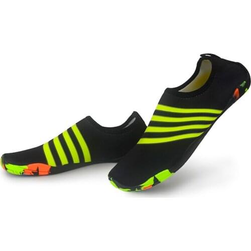 2019 New Summer unisex Beach Sandals Shoes Hollow Slippers Shoes Outdoor Shoes Mesh Lighted Casual Shoes Fashion shoes