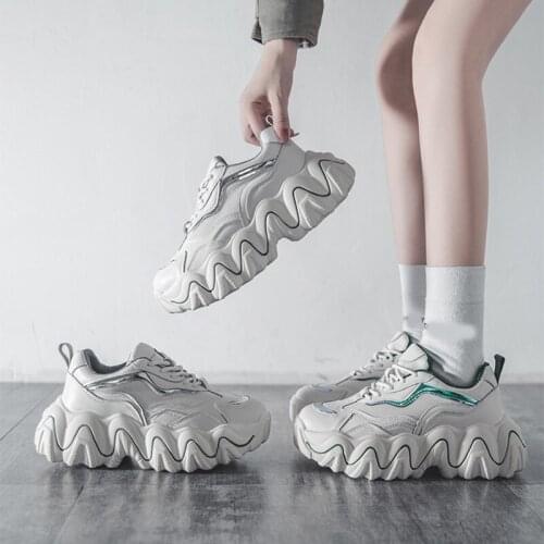 2020 Womens fashion casual wavy platform sneakers, comfortable breathable vulcanized sneakers white platform