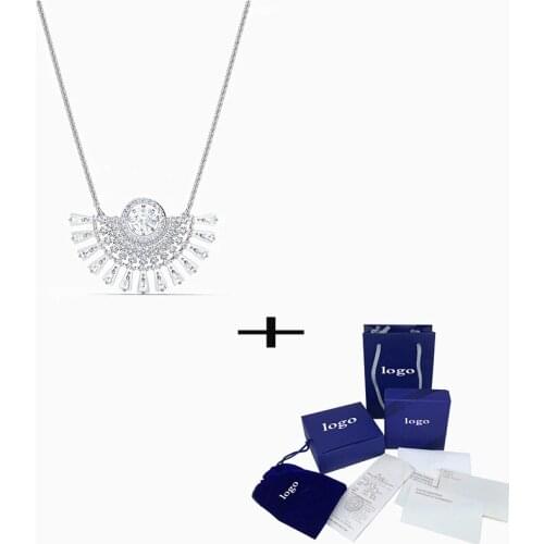 2020 Novelty Exquisite Shiny Turntables White Gold Crystal Necklace Eternal Beauty Symbol And Nobility To Give Pendant