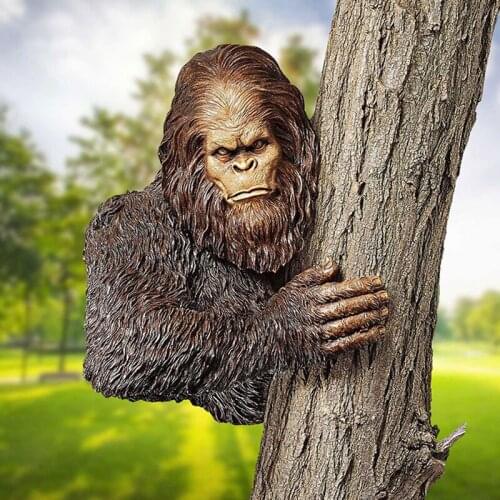 Bigfoot Garden Decoration Tree Sculpture 3D Tree Hugger Statue Garden Decoration