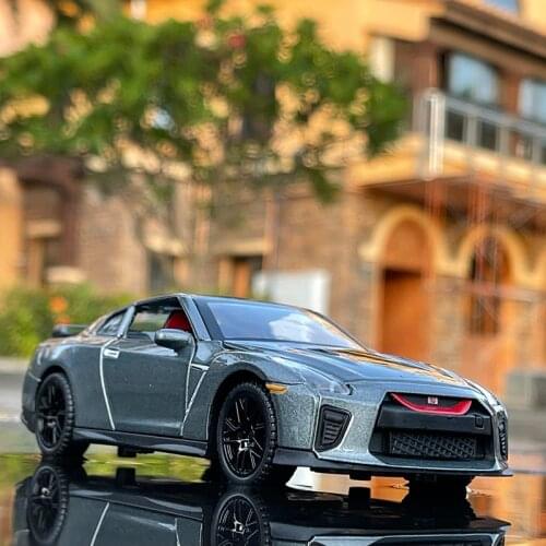 1:32 Nissan Skyline Ares GTR R35 Diecasts & Toy Vehicles Metal Toy Car Model High Simulation Pull Back Collection Kids Toys