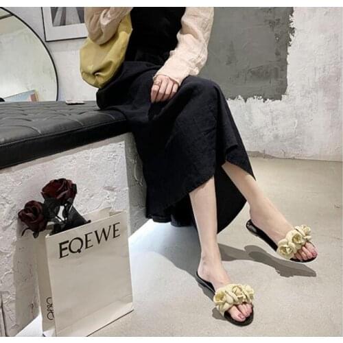 Best 2021 women shoe summer red black white more clours