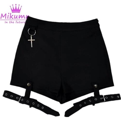 2020 New Summer Punk Rock Womens Shorts Sexy Cross Ring Hanging Ornament Summer Fashion Black Shorts Gothic Girls