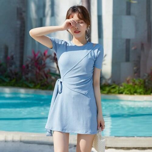 Hot spring swimsuit womens 2021 new conservative cover belly show thin fashion Korean ins split swimsuit sexy swimwear bathe sw