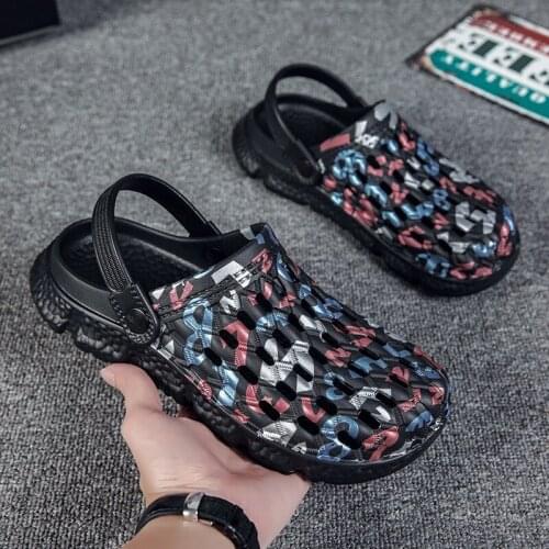 Large size Men Sandals Summer High quality tasteless Hole Shoes Rubber Clogs Men Garden Shoes Camouflage Beach Flat Men Slippers