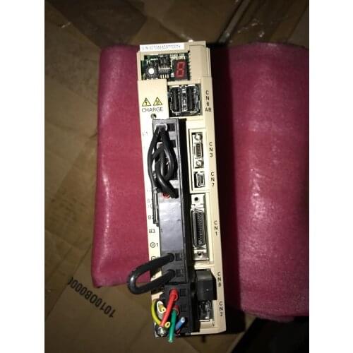 SGDV-2R8A11A servo driver, used one , 90% appearance new , test goods , free shipping