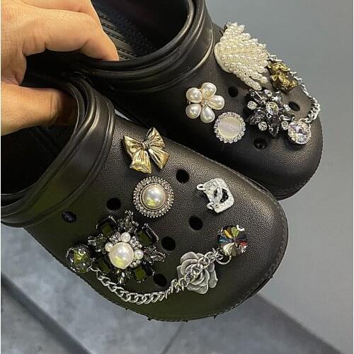 Bundle New Designer Croc Charms Luxury Charms for Crocs DIY Vintage Chain Shoe Charms 2021 High Quality Shoe Accessories