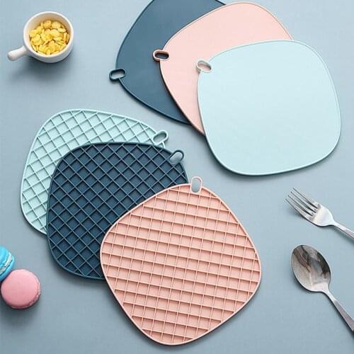 Kitchen Trivet Mat Non-slip Universal Rubber Coaster Mat Multi Purpose Hot Pot Holder Mat Soft Silicone Mat Drink Cup Placemat