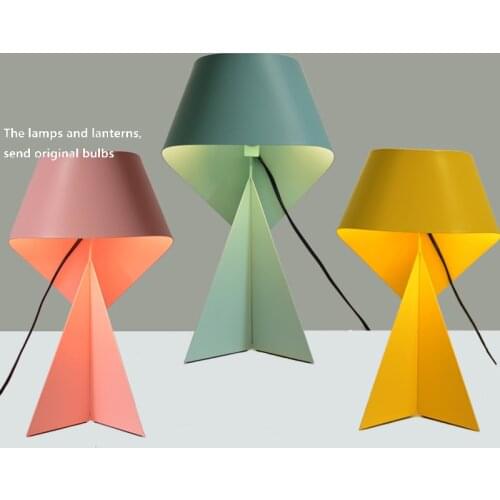 Nordic Minimalist Living Room White Wrought Iron Origami Table Lamp Multiple Colors Bedroom Bedside Office Decoration Lamps