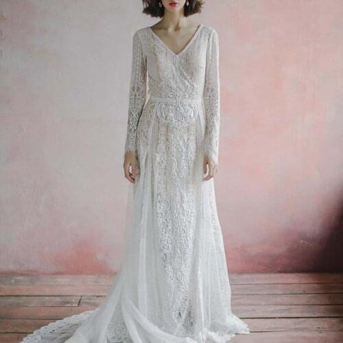 Amazing Long Sleeve Bohemian Wedding Dress V Neck Lace Appliques Backless Open Back Sweep Train White Boho Wedding Gown Vestidos