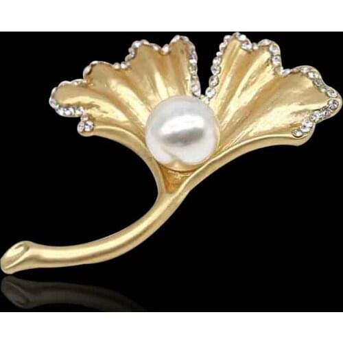 Golden Leaf Brooches Women Pearl Pins Two Colors Brooch Fashion Clothing Accessories Female Party Brooches Decorations Jewelry