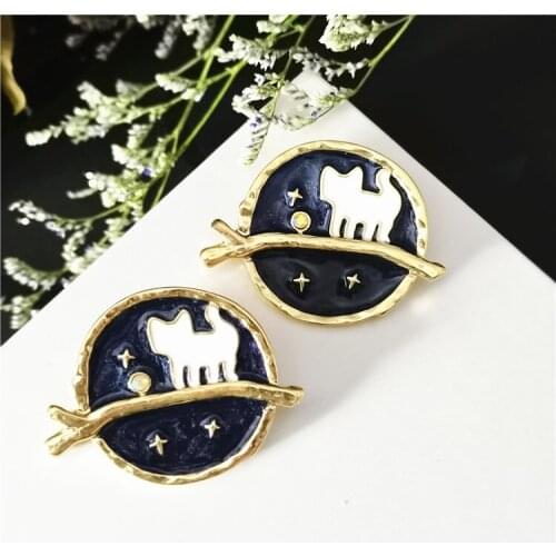 Japanese new star cat cartoon brooch enamel drip pins female clothes pins corsage restoring ancient ways