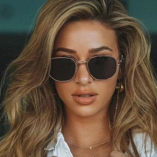 Classic Square Metal Sunglasses Women Vintage 2021 Retro Style Summer Clear Shades Eyewear Fashion Colorfuls Lady Brand glasses