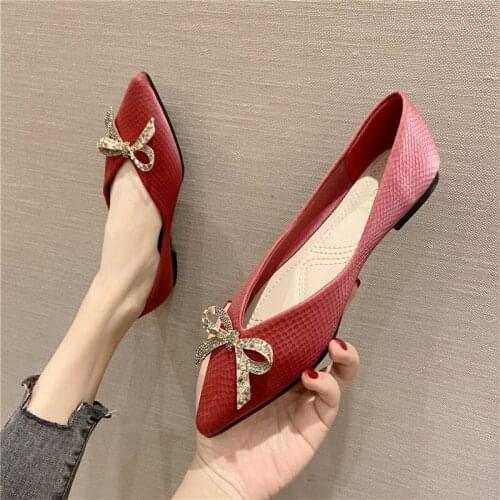 Ladies Flat Shoes 2021 New Fall Pointed Toe Shallow Mouth Fashion Soft Leather Soft Sole All-match Large Size Womens Shoes