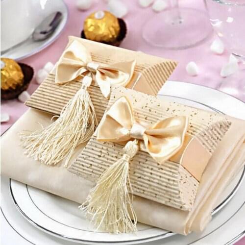 Wedding Party Supplies Pillow Shaped candy box with tassels Christmas gift box LX4440