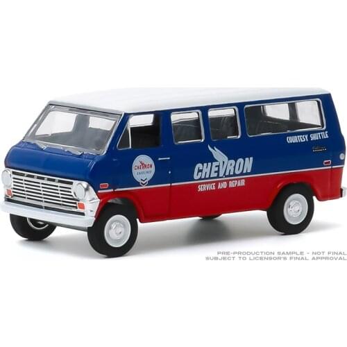 GreenLight Car 1:64 1970 Ford Club Wagon The van Collection Metal Die-cast Simulation Model Cars Toys